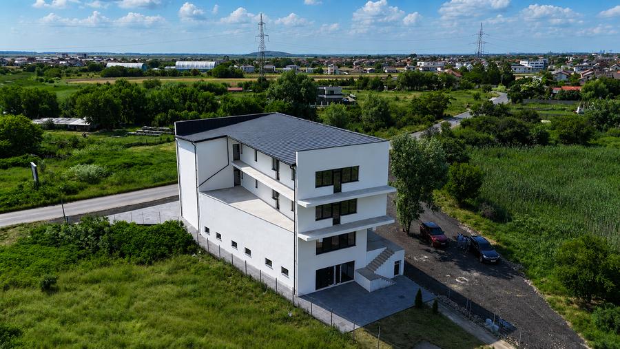 Spatiu Comercial / Cladire Multifunctionala De Vanzare – 1320mp - Comuna Berceni