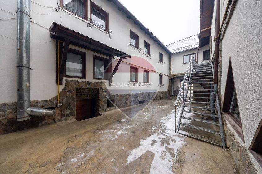 Pensiune cu restaurant și spații comerciale, central Râșnov - 29