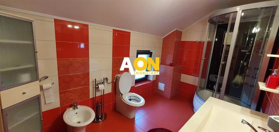Casa 10 camere, ideala ca pensiune, zona Cetatii Alba Carolina