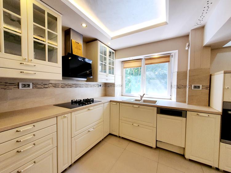 Apartament 4 camere de închiriat codtin georgian