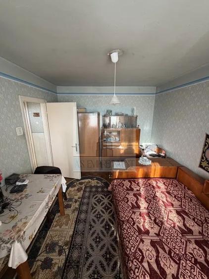 Apartament 3 camere , 60mp, Etj 2/3 - zona Râșnov/ISR