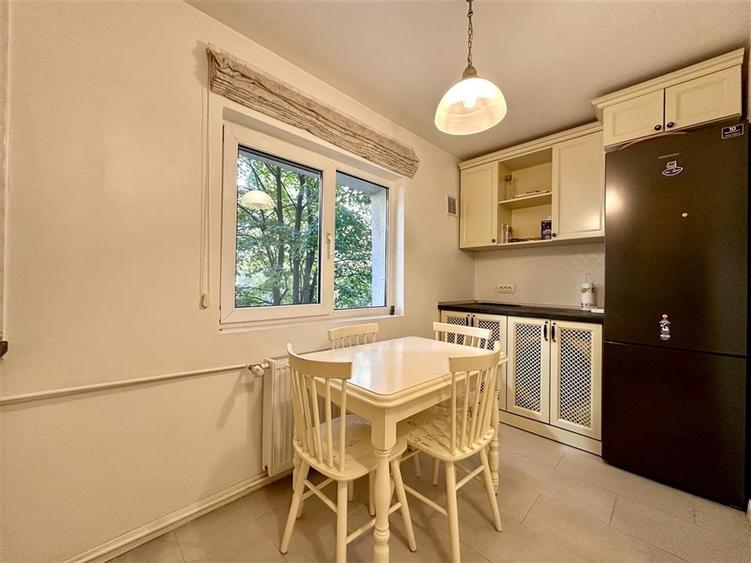 Inchiriere apartament cu 3 camere sos.Panduri