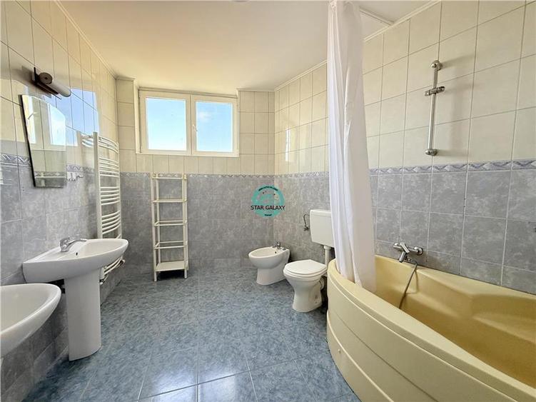 Vand apartament cu 4 camere, 94 mp, etaj 2, cartier Unirii