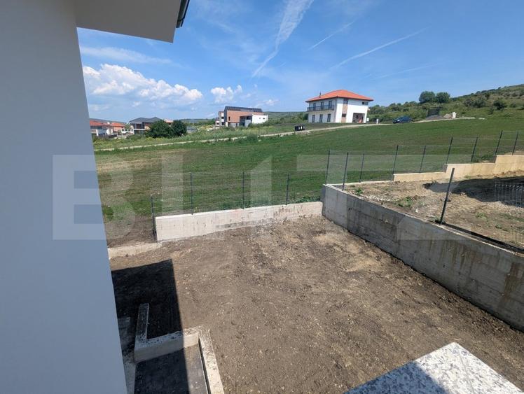 Casa individuala cu garaj, teren 500 mp, la intrare in chinteni