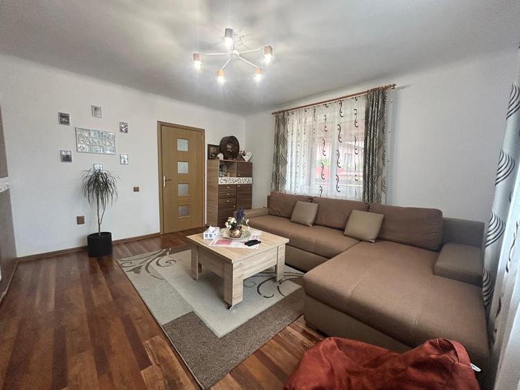 Casa ultrafinisata de vanzare in Rascruci cu teren de 2936 mp