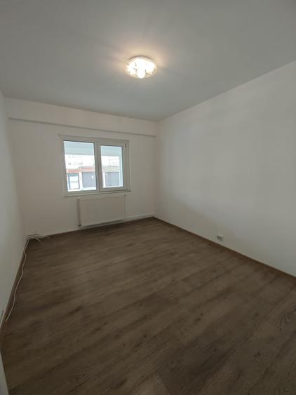 Apartament spațios,de vanzare, 3 camere, 98 mp, zona Petru Rares