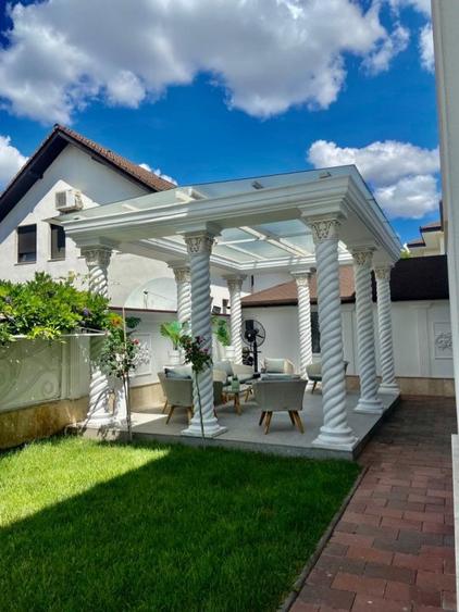 Vila superba-Cambridge School- Pipera , 5 camere-teren 1.000mp