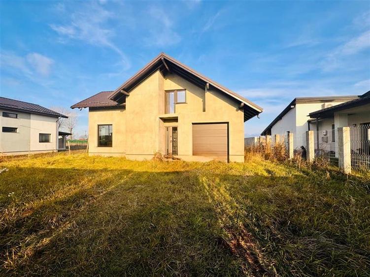 Casa individuala cu garaj si subsol 5 camere Vorovesti
