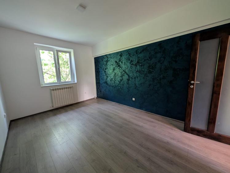 Apartament 2 camere decomandate, spatios, renovat recent + boxa 15 mp
