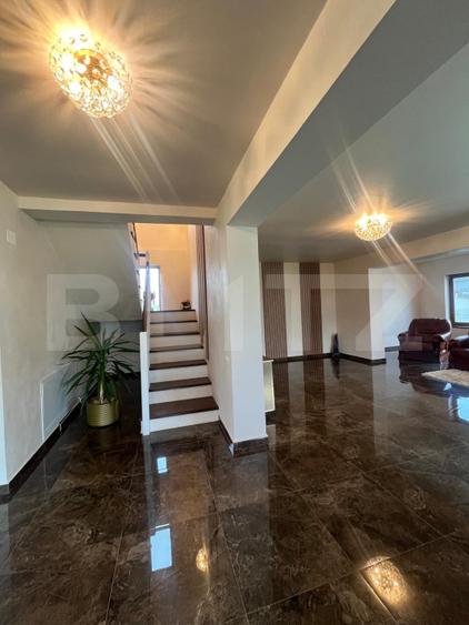 Casa de vanzare, 4 camere, 200 mp, zona centrala - Primaverii
