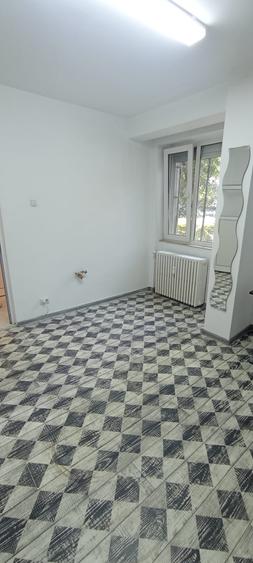 Apartament 2 camere la parter pretabil firma, zona Ion Mihalache-Domenii