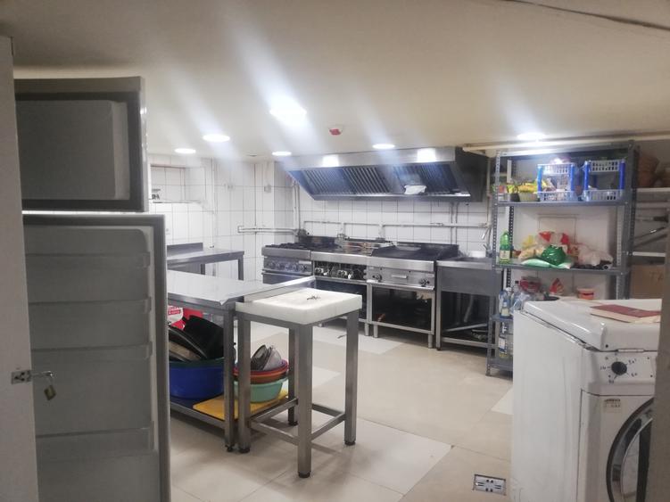Hotel 25 de camere mobilat utilat central!