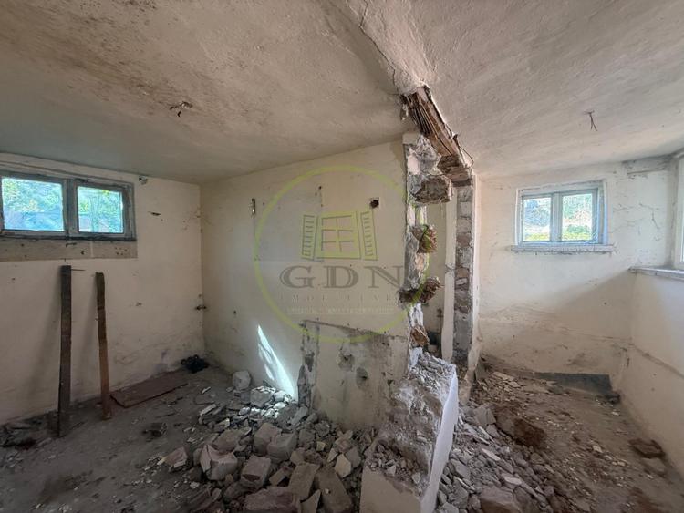 Teren intravilan+constructie demolabila, 444 mp, Siloz