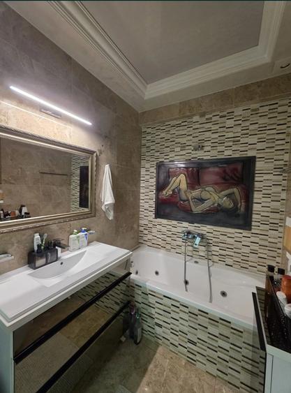 Apartament 2 camere de lux - zona Km.5 - 130.000 euro(Cod E8)