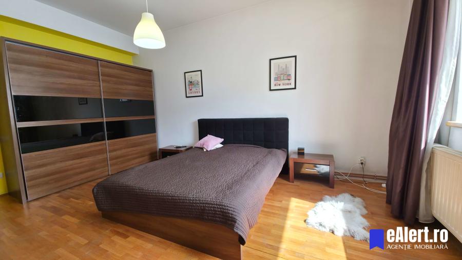 Apartament 3 camere de inchiriat, 140 mpu, Zona Unirii, 2002, etaj 1/8