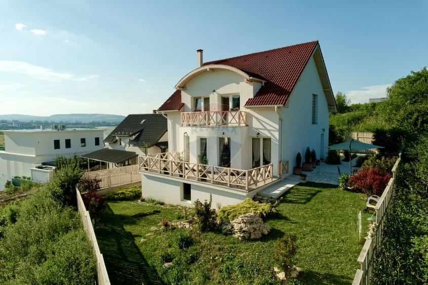 Vilă unicat în Borhanci – atmosferă de vacanță, apartament independent