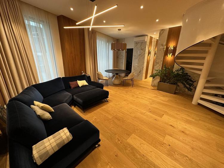 Apartament pe 2 niveluri