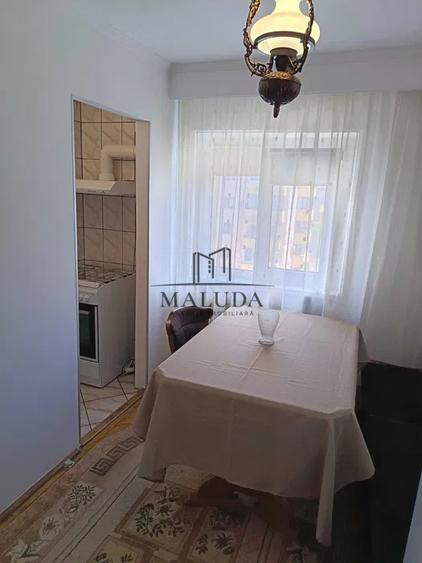 De închiriat | 3 camere cf. 1 decomandat | Gavana 3