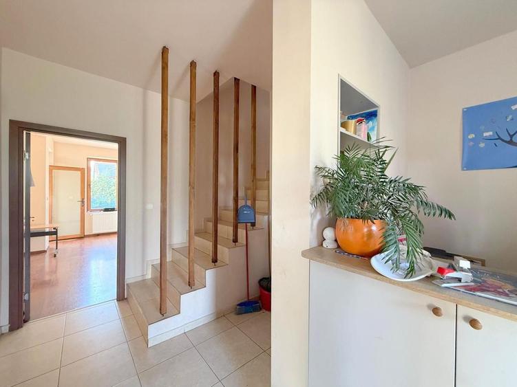 Casa de vanzare in zona Aradului - 987 mp teren