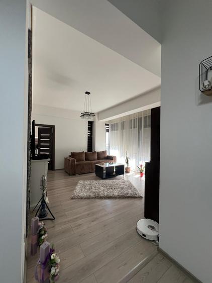 Apartament modern cu 3 camere și terasă, (optional  3 locuri parcare) -180.000 €