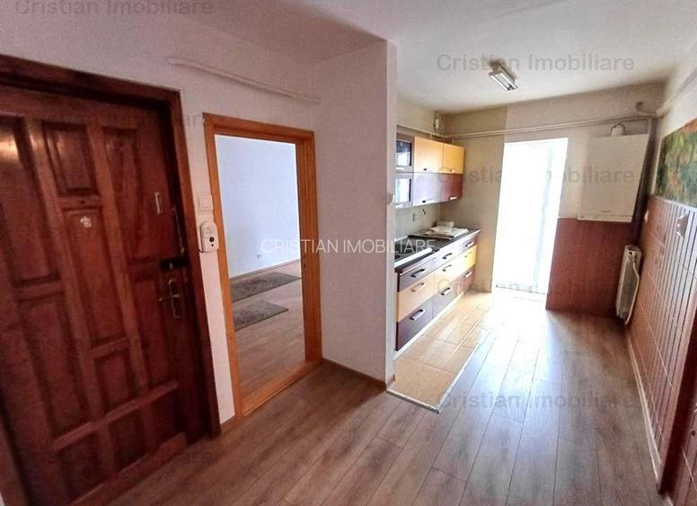 Ultracentral  2 cam ARATA BINE confort 1 Decomandat zona Calarasi - 10