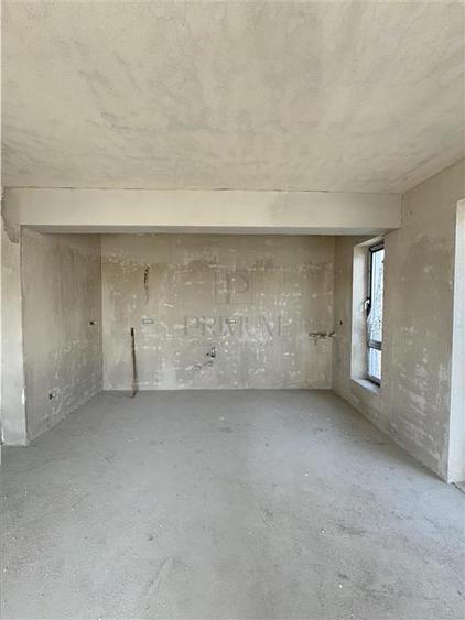 GIROC - 3 CAMERE SI 2 BAI - TERASE 19MP - POD - PARCARE INCLUSA