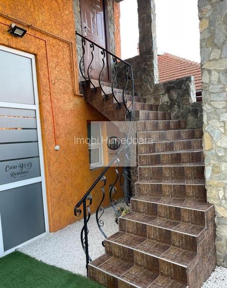 Investiție sigura, zona excelenta–Pensiune funcționala, Str.Horea Deva