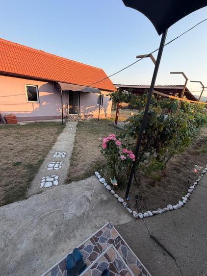 Casa de vanzare, 80 mp, teren 2330 mp, zona Arginesti