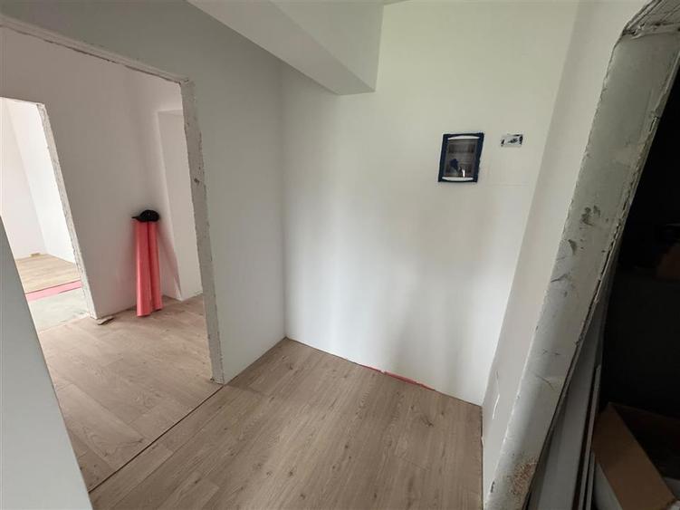 Sp comercial bloc nou, Expres Residence, 100 mp, 2 bai