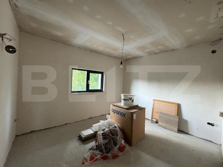 Jumatate de duplex cu 4 camere, 130 mp, in Deva