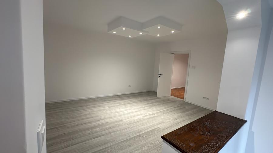 Garsoniera parter excelenta pentru cabinet psihologic sau birou nemobilata