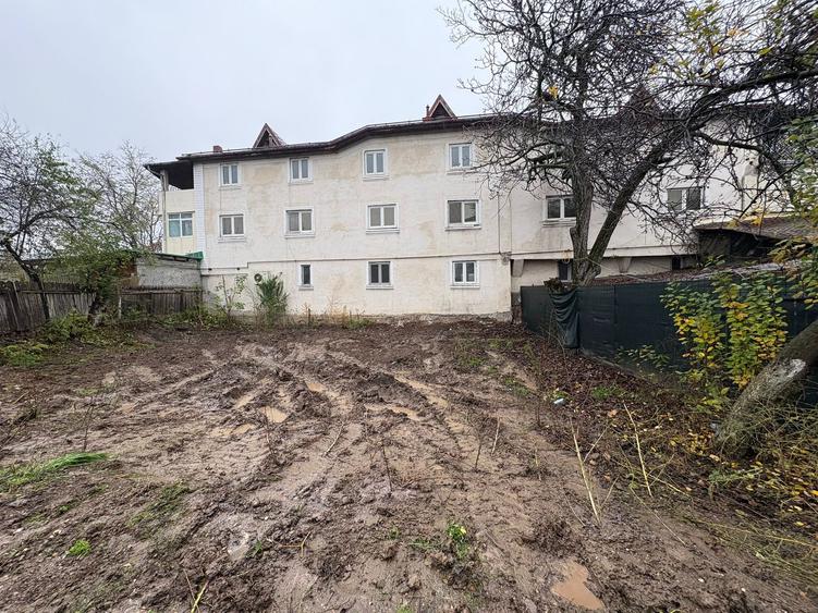 Teren intravilan 304 mp, Bulevardul Uverturii.