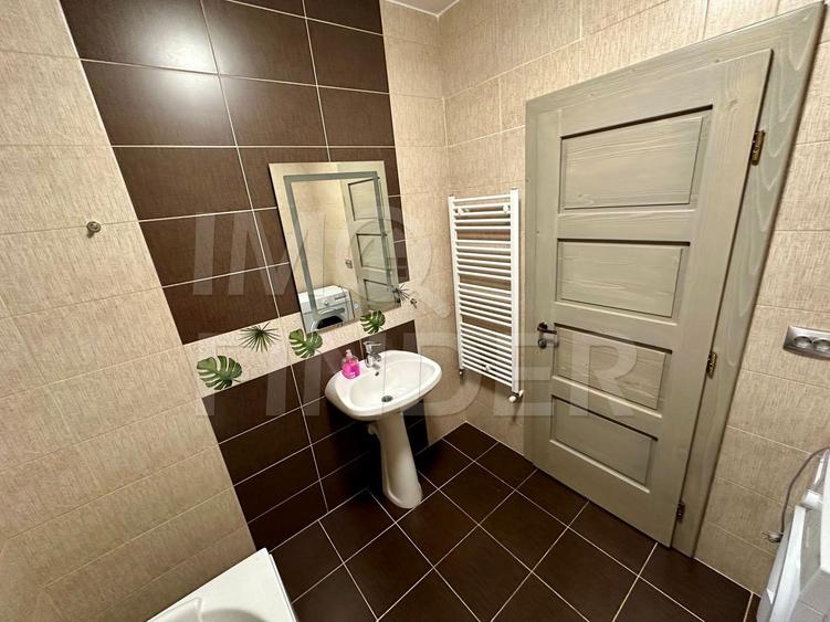 Inchiriere 2 camere Borhanci 60 mp plus terasa, parcare