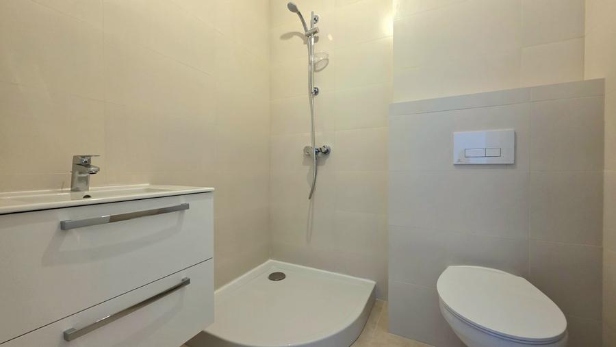 APARTAMENT CU TERASA GENEROASA SI VEDERE UNICA CATRE LAC