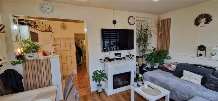 De vanzare apartament, semicentral, langa Liceul Unirea - 2