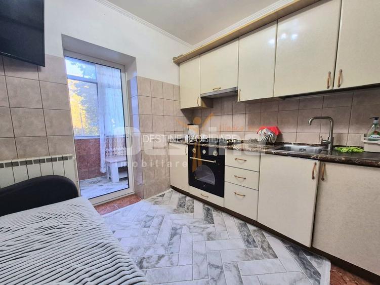 Apartament de vânzare de 2 camere - INEL II