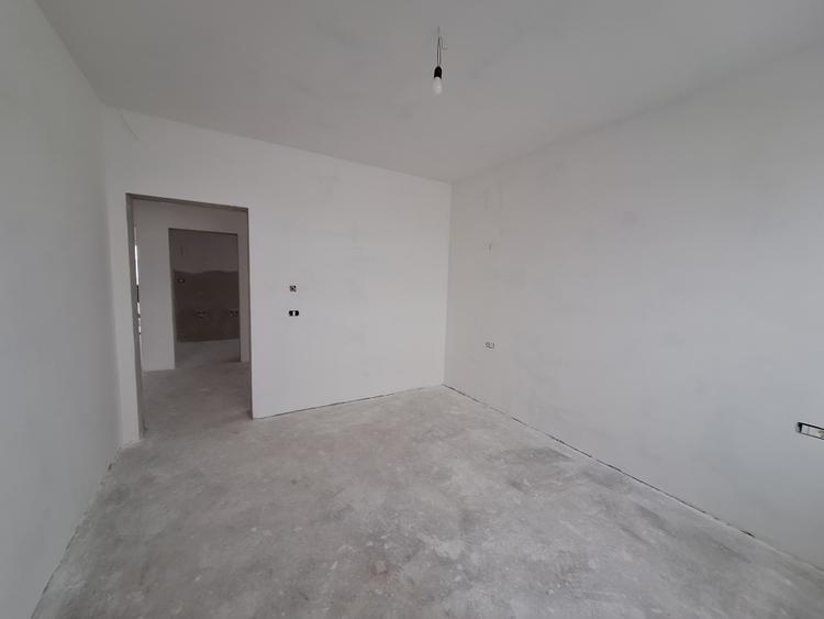 Duplex cu 5 camere, 3 bai - izolat fonic - Sacalaz