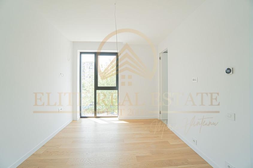 Stațiunea Mamaia - Vânzare apartament cu 4 camere, 3 bai cu vedere la lac.