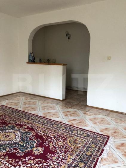 Casa de vanzare, cu 7 camere, 350 mp u & 2850 mp teren