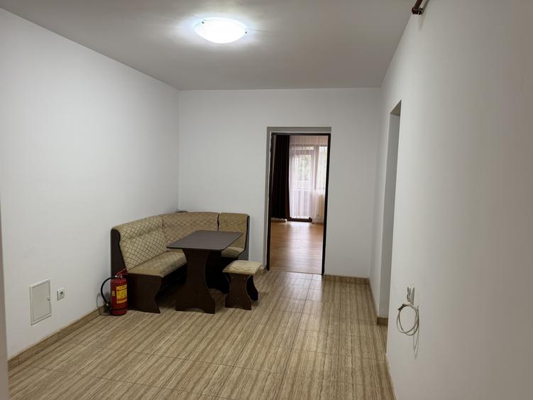 Apartament spatios 3 camere două băii Shopping City