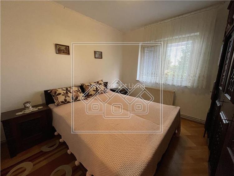 Apartament spatios cu 3 camere, Str. Scoala de Inot - 7