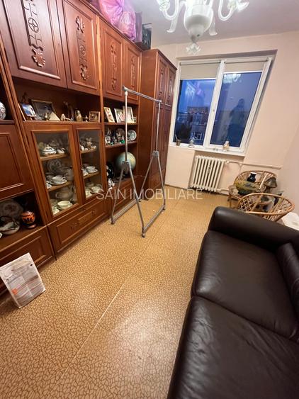 3 camere Tineretului, necesita  renovare totală - 6