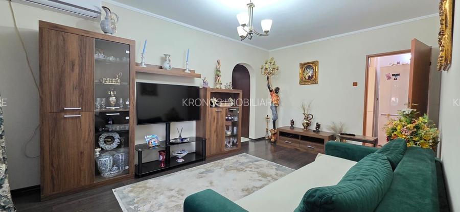 EXCLUSIV - OCAZIE ! FAR 4 CAMERE 75 MP. RENOVAT COMPLET GAZE 109.000 E - 2