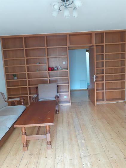 Iancului,Metrou, 3 camere, DECOMANDAT,2 GRUPURI SANITARE,STRADAL,2AC, 80MP
