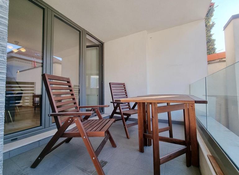 Capitale, imobil 2014, apartament stil duplex, scara interioara, curte proprie