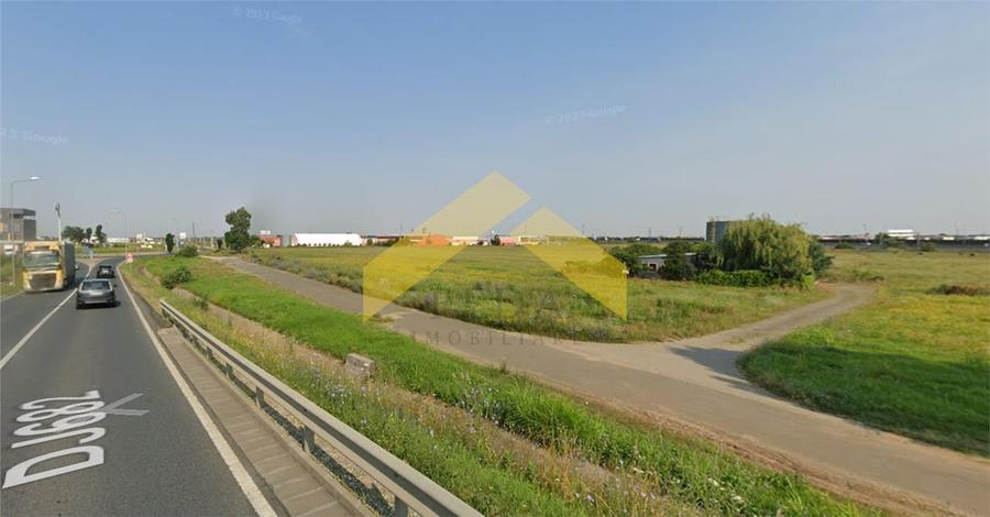 De vanzare teren intravilan 4,9 ha la coborare de pe autostrada spre Zadareni