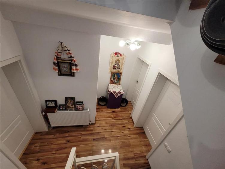 Casa moderna tip triplex 4 camere zona Selimbar