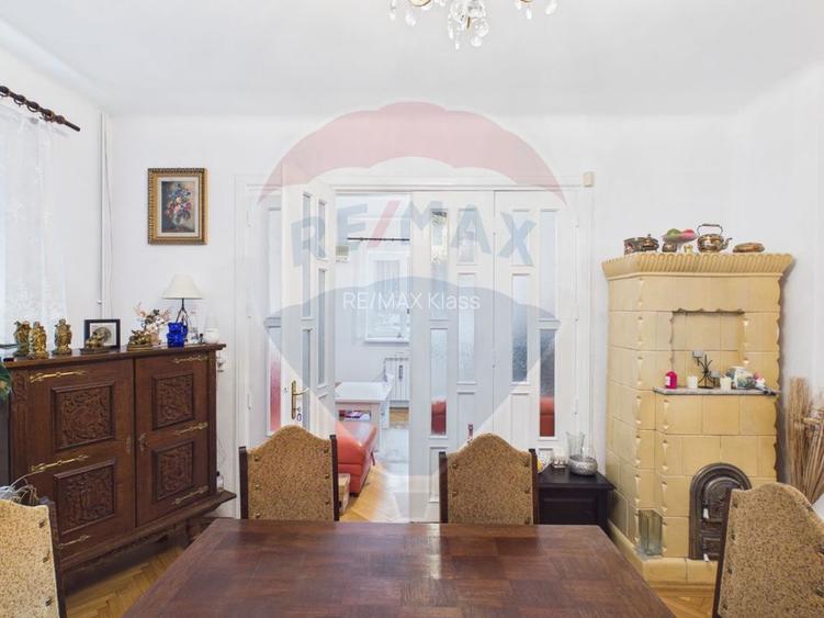 Vila generoasa cu 5 camere si curte, de vanzare in zona 13 Septembrie - 17