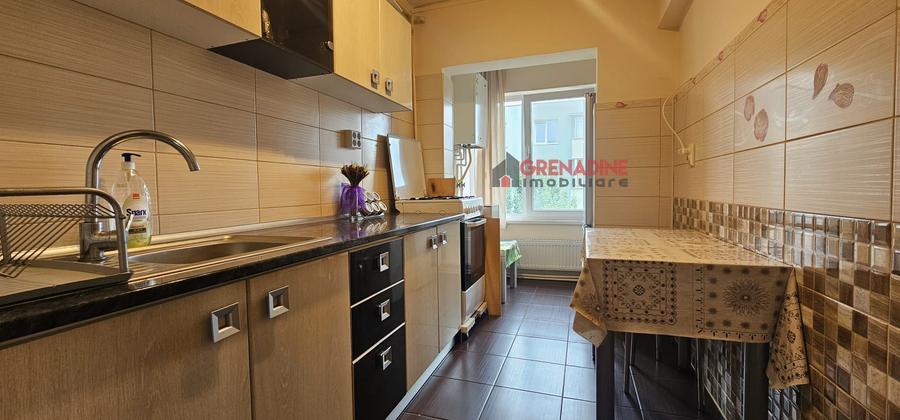 Garsonieră decomandată | Centrală proprie | Astra - Str. Sitarului | Et. 3