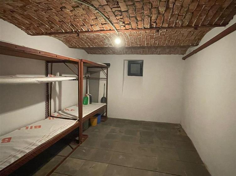 Grup 2 apartamente pivnita zona Centrala
